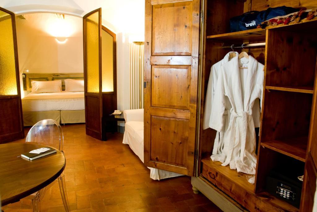 Callegherie 21 Boutique B&B Imola Habitación foto